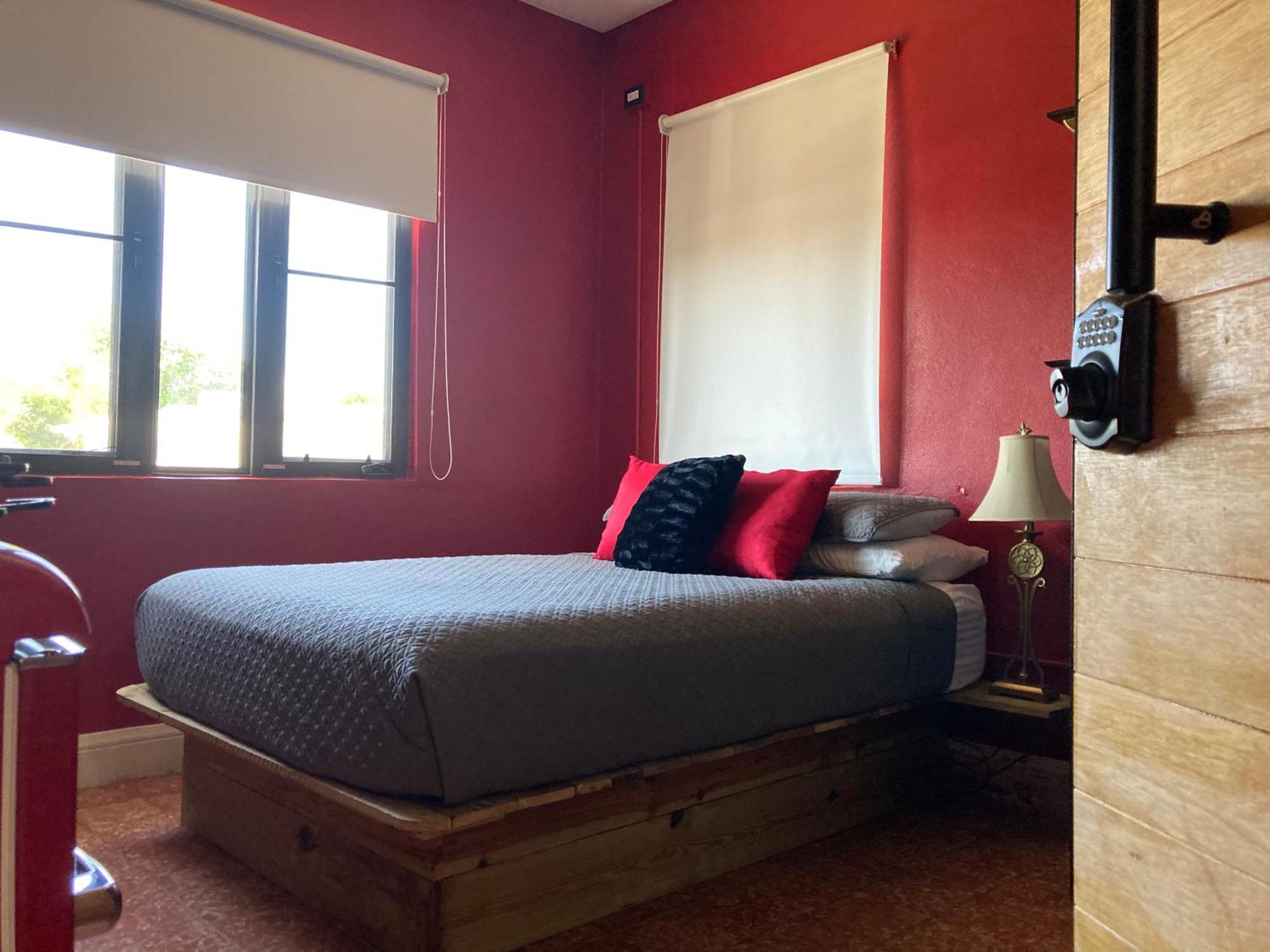 Lower Price, More Style, Discount Studio In San Juan,Pr, Beach, Free Bikes (Adults Only) Сан Хуан Екстериор снимка